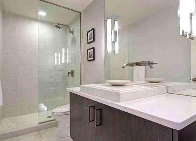 衛(wèi)生間用玻璃隔斷 美觀實(shí)用與施工指南